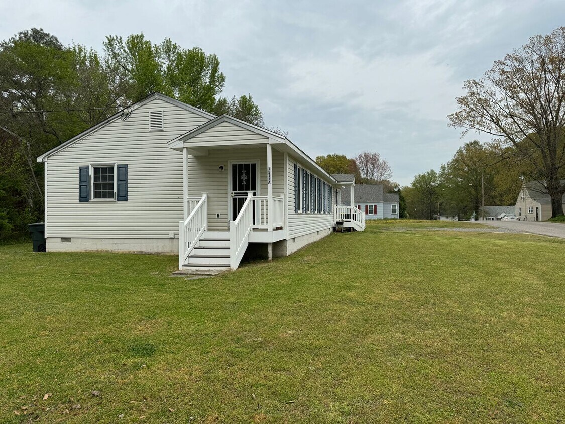 Primary Photo - 1211 A Central Ave in Hopewell