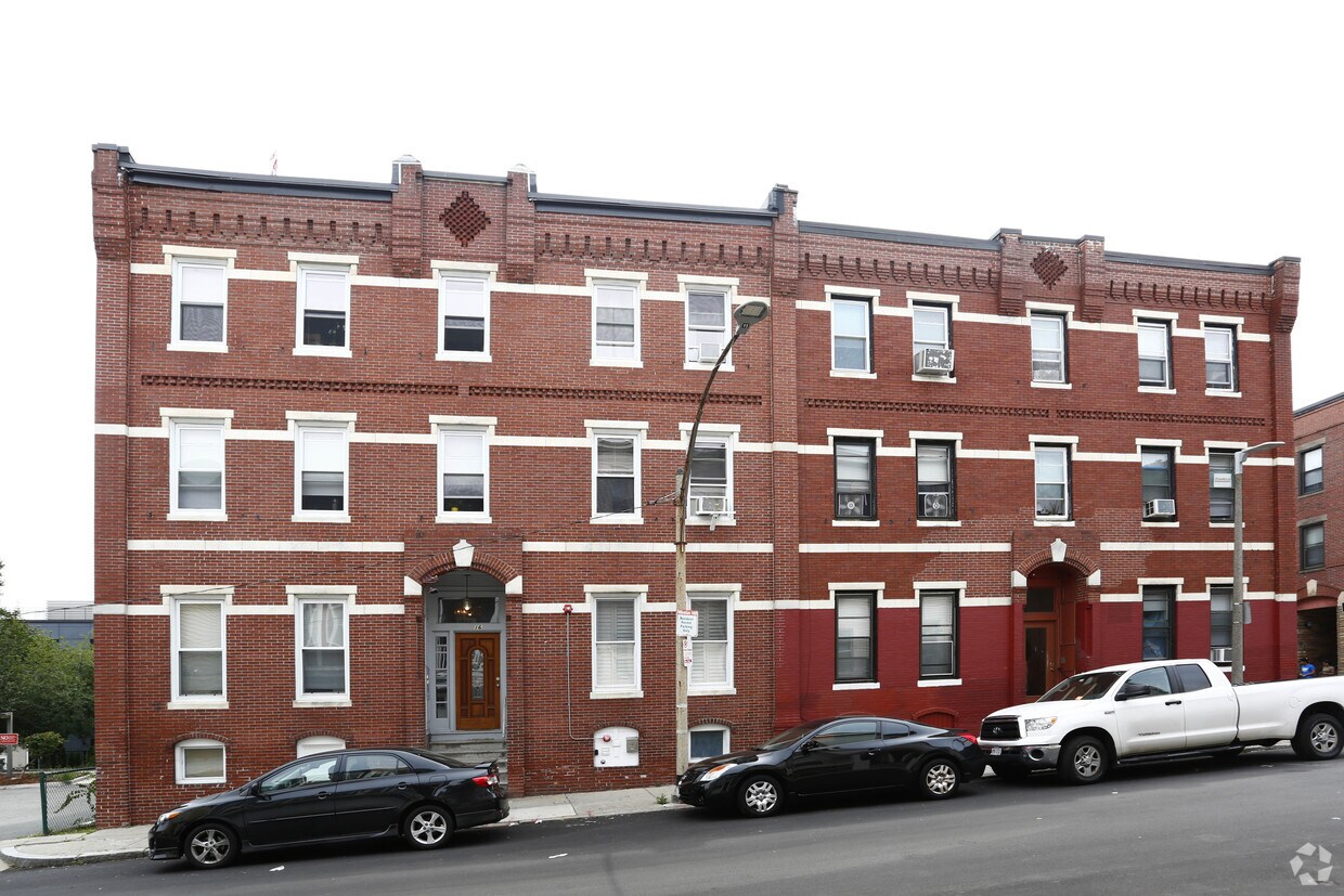 Building Photo - 18 Burney St