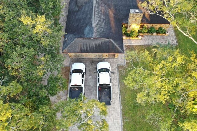 Building Photo - 3416 S 70th St