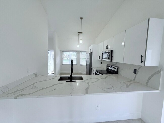 Building Photo - 34 Paxford Ln