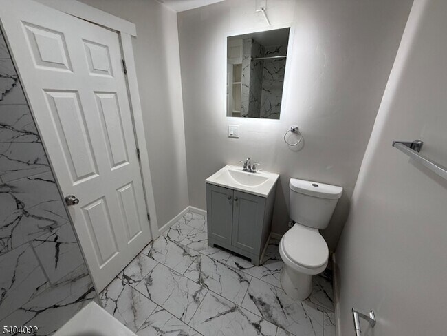 Foto del edificio - 28 Kenmore Ave