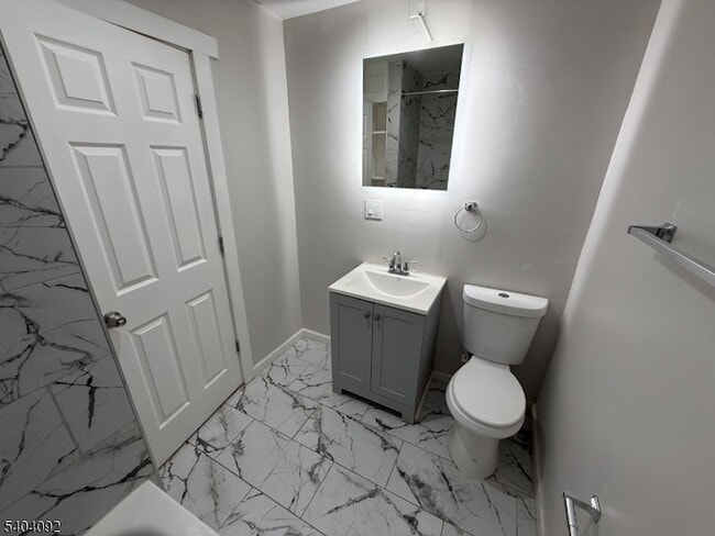 Building Photo - 28 Kenmore Ave