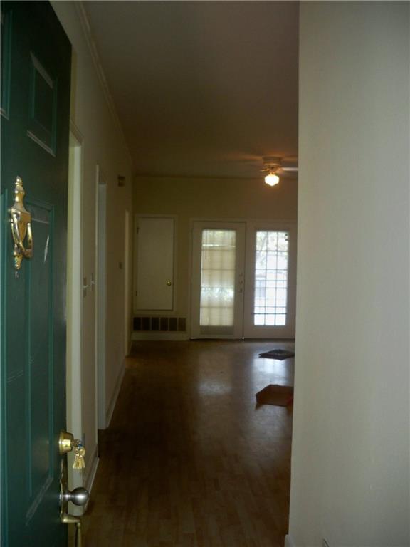 Building Photo - 2100 San Gabriel St