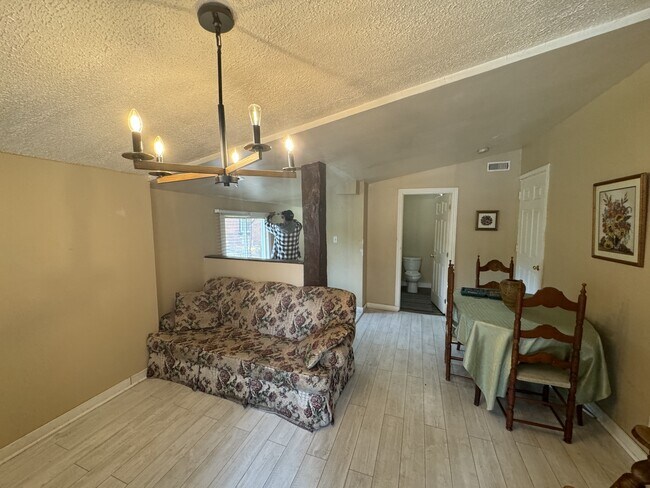 Building Photo - 75 McDonald St