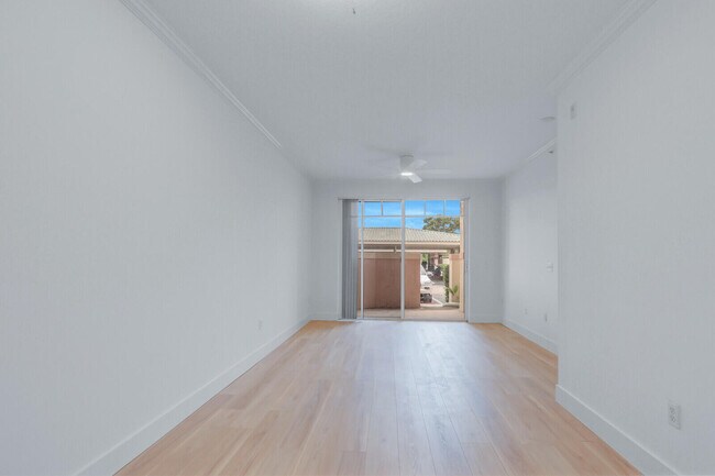 Foto del edificio - 4812 S Central Blvd