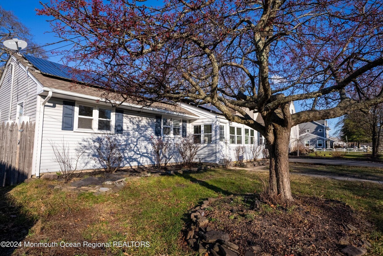 Foto principal - 2243 Edgar Rd