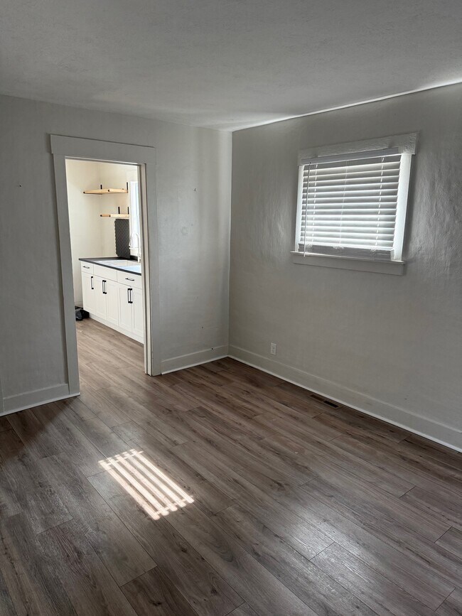 Foto del edificio - 508 N Foster Ave