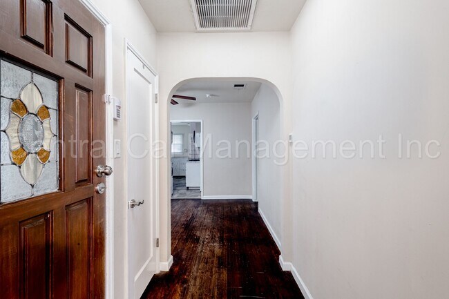 Foto del edificio - 2 Bedroom/1 Bath Home - $1795 Per Month!