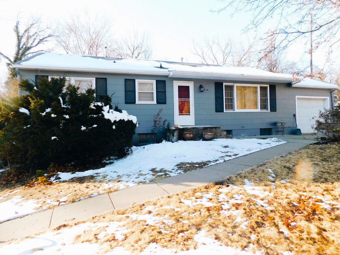 Primary Photo - 214 Westwood Rd