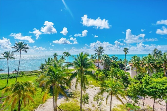 Building Photo - 19243 Fisher Island Dr