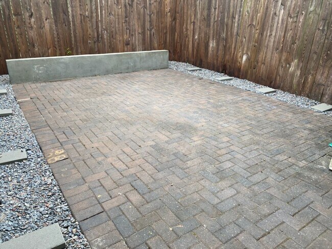 Foto del edificio - 4 BR, 2 BATH townhouse in downtown Charleston, SC.