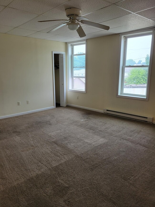 Building Photo - 315 Springdale St