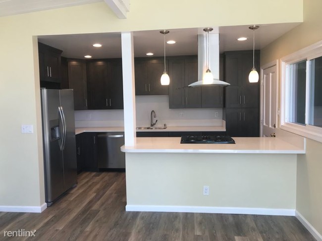 Building Photo - 2 br, 1 bath Apartment - 7710 Alton Dr.