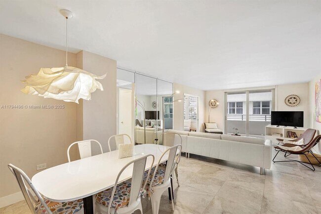Foto del edificio - 5555 Collins Ave