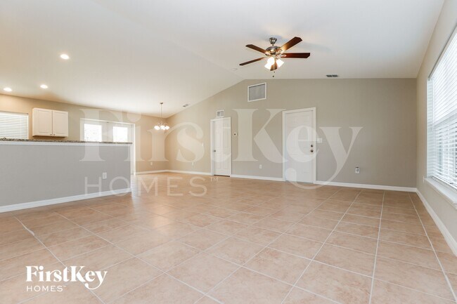 Foto del edificio - 12252 Clarendon Ave