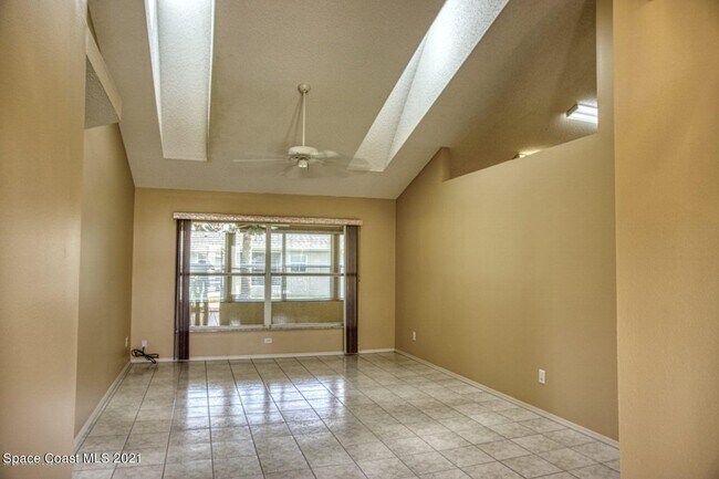 Building Photo - 805 Crossbow Dr