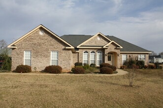 Building Photo - 38 Kalin St