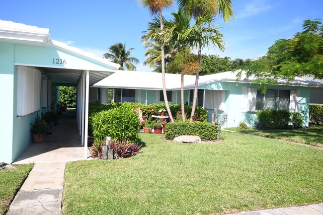 Building Photo - 1216 Cabana Rd