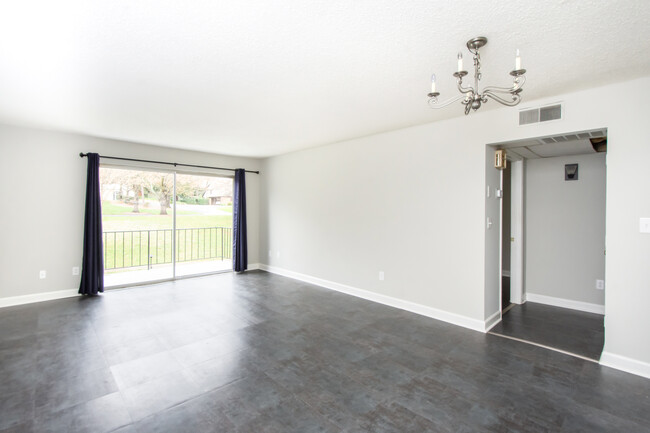 Foto del edificio - 7037 Quail Hill Rd