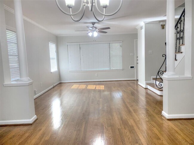 Foto del edificio - 2318 Watts St