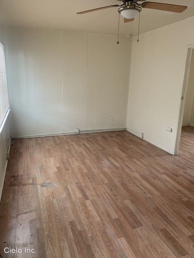Foto del edificio - 1 br, 1 bath House - 215 W. 14th St.