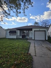 Building Photo - 1219 N Harding Ave