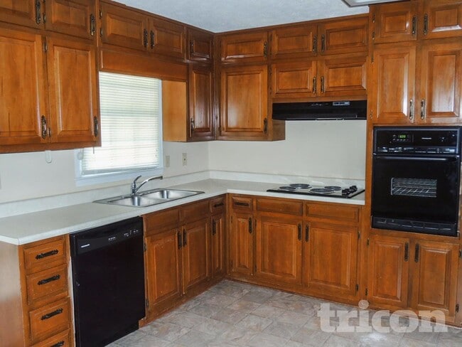 Foto del edificio - 1431 Tall Pines Dr