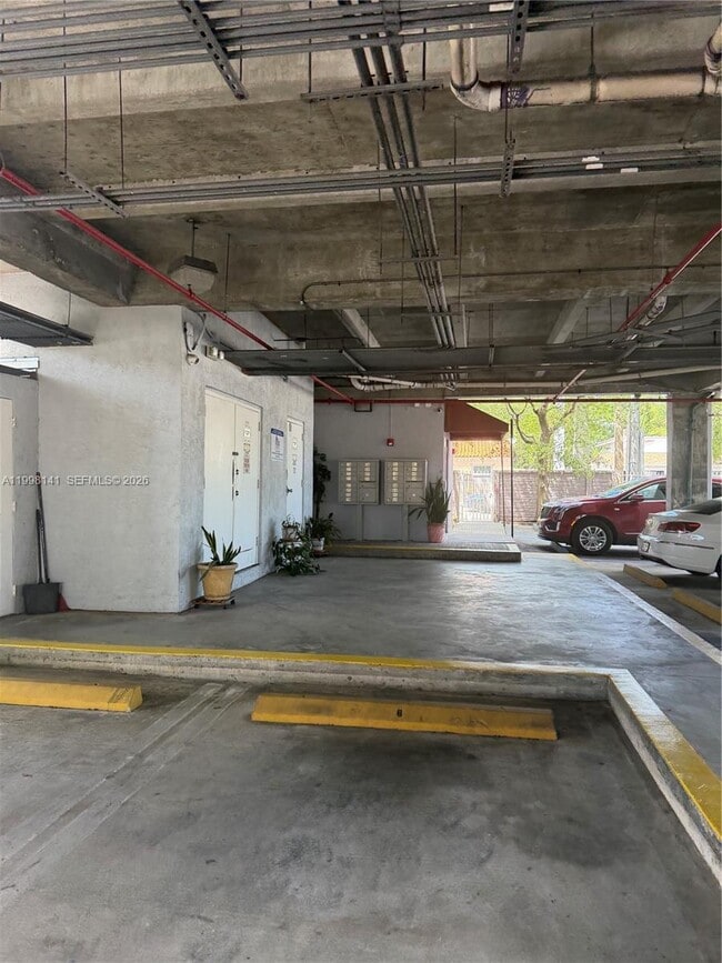 Foto del edificio - 2536 NW 24th St