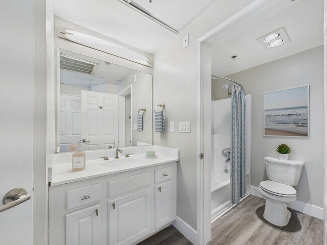 Interior Photo - Madison Hancock Park