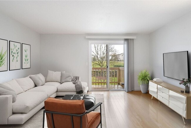 Remodeled-like new! Adorable 2 br 1 bath, great location! Water-sewer-garbage Incl - Remodeled-like new! Adorable 2 br 1 bath, great location! Water-sewer-garbage Incl House