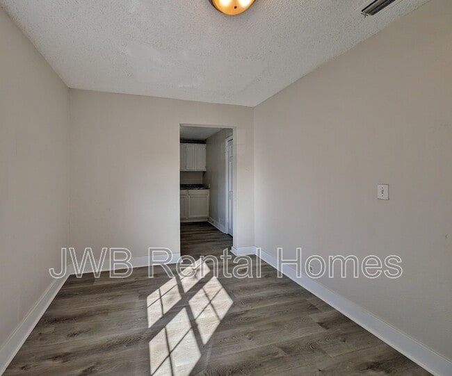 Building Photo - 3124 Plateau St
