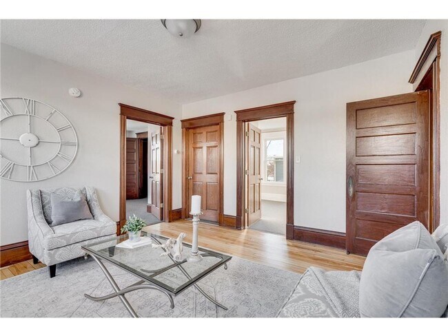 Foto del edificio - Available NOW!!  3 Bedroom Upper Level Dup...