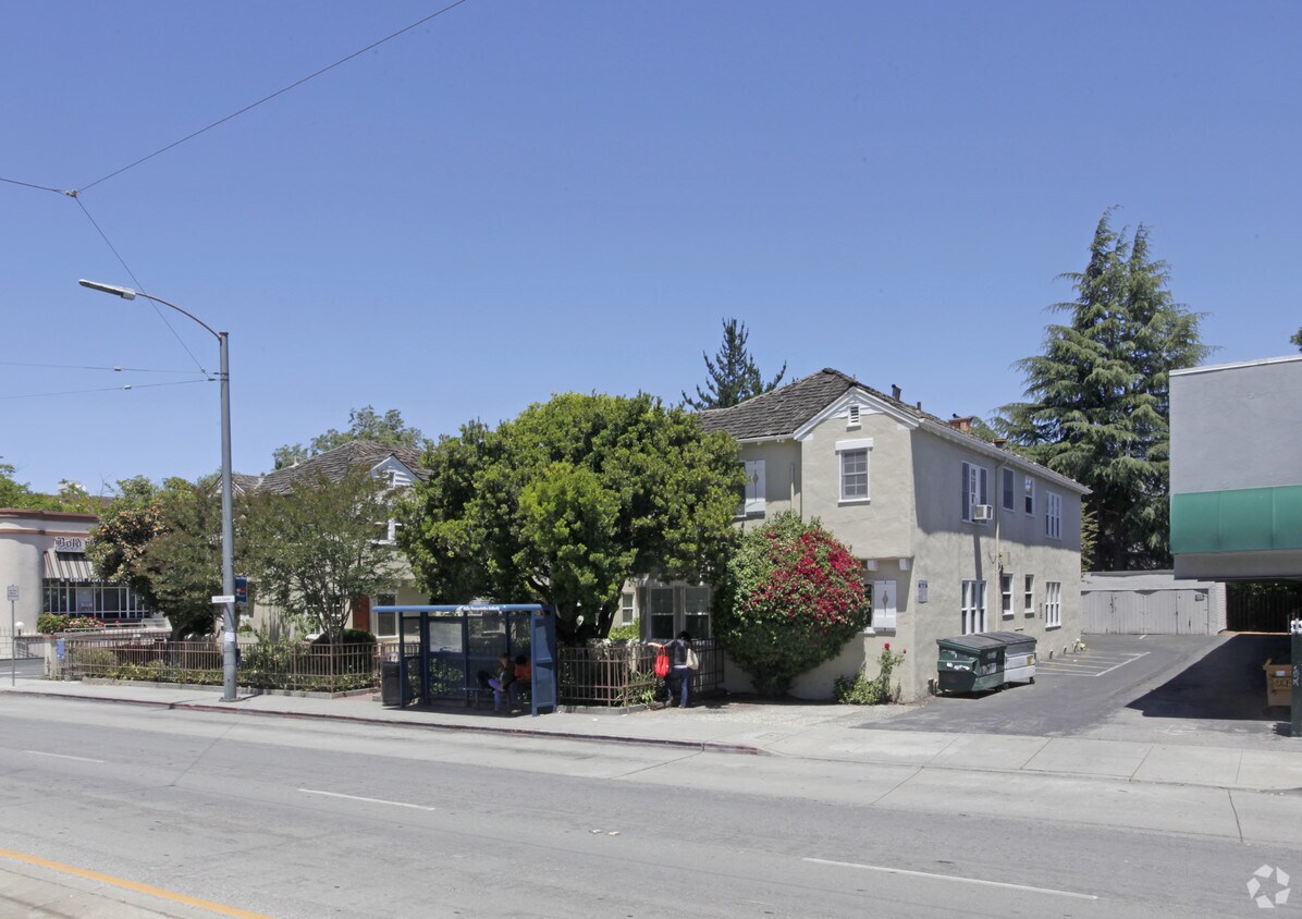 Primary Photo - 832 N 1st St