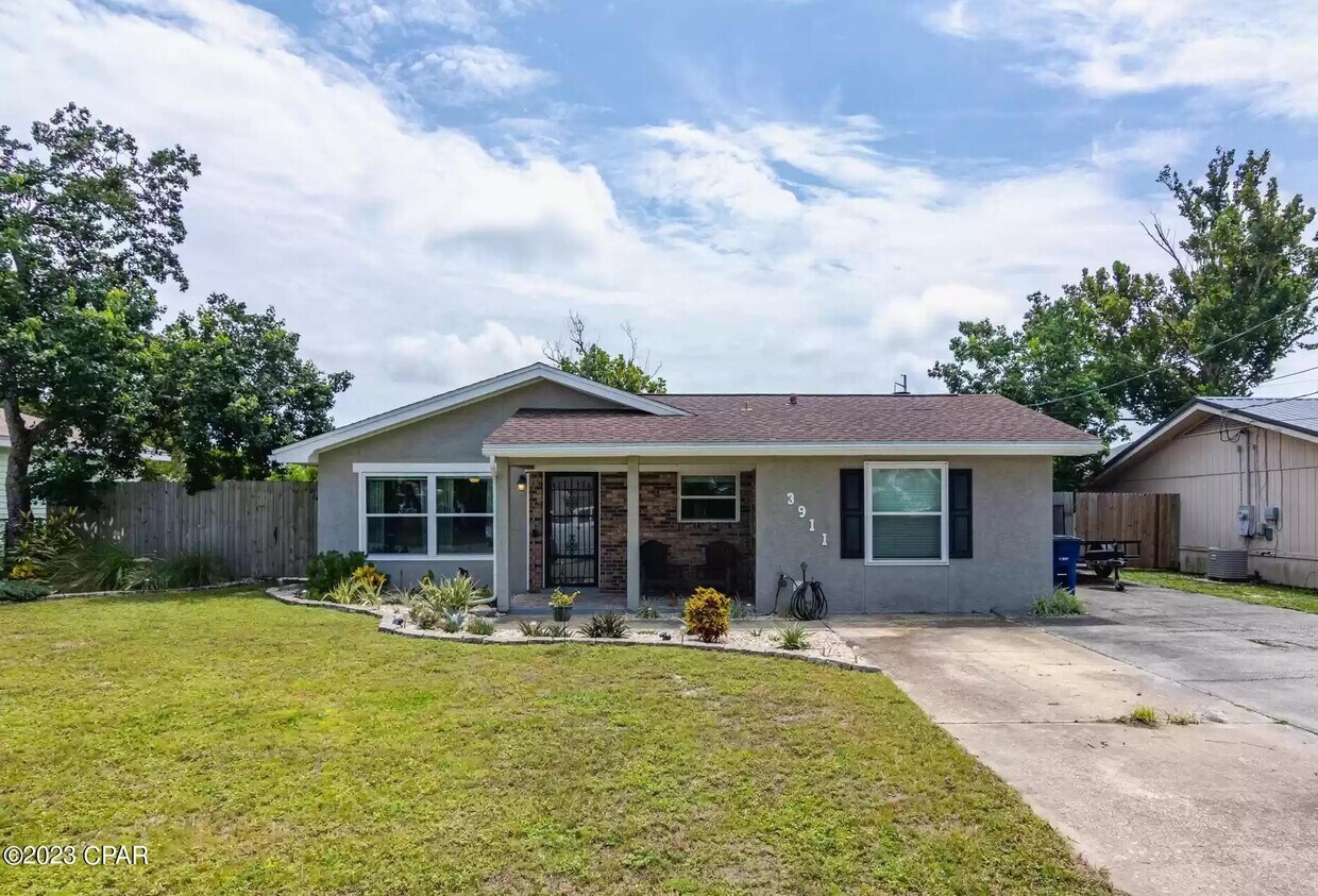 Primary Photo - 3911 Peters Dr