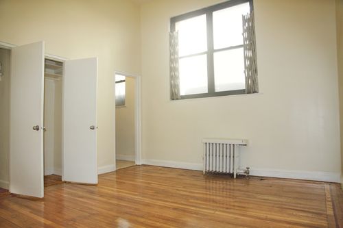 Foto del edificio - 300 E 38th St