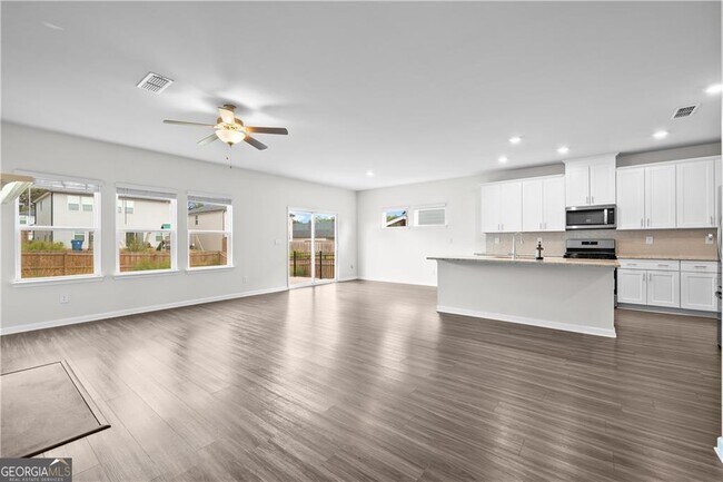 Foto del edificio - 5947 Green Ash Ct