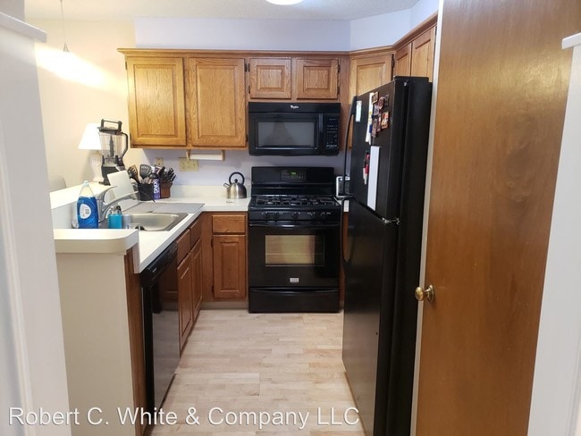 Building Photo - 2 br, 2.5 bath House - 38 Apple Hill