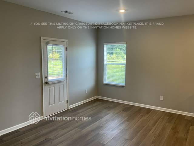 Building Photo - 2088 Boxwood Cir