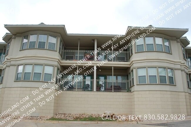 Building Photo - 407 Greenleaf-204