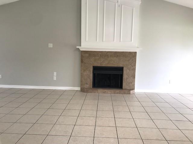 Building Photo - 3424 Cambridge Dr
