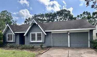 Building Photo - 10622 Hillcroft St
