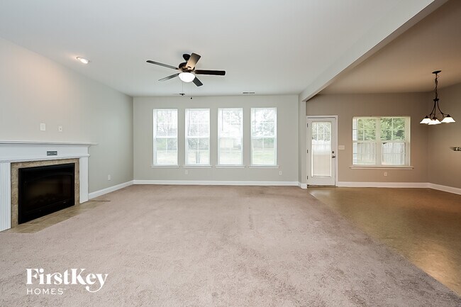 Building Photo - 921 Piedmont Dr