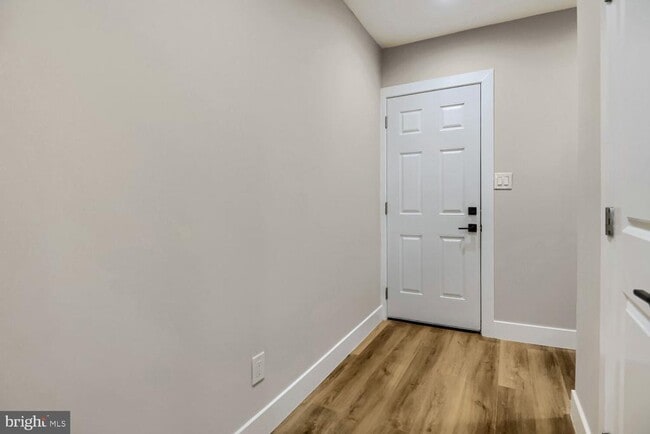 Foto del edificio - 2542 Oswego Ave