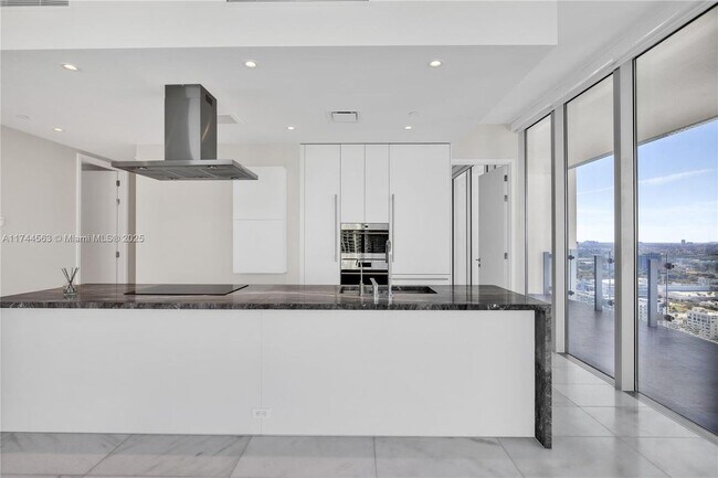 Foto del edificio - 700 NE 26th Terrace