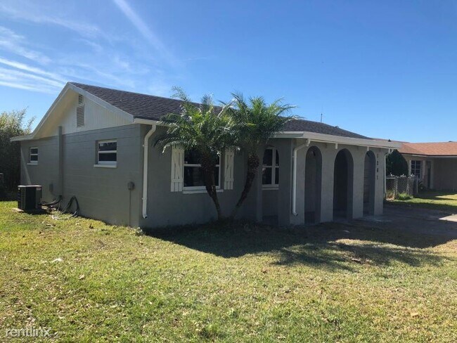 Building Photo - 3 br, 1 bath House - 1261 Watersedge Dr.