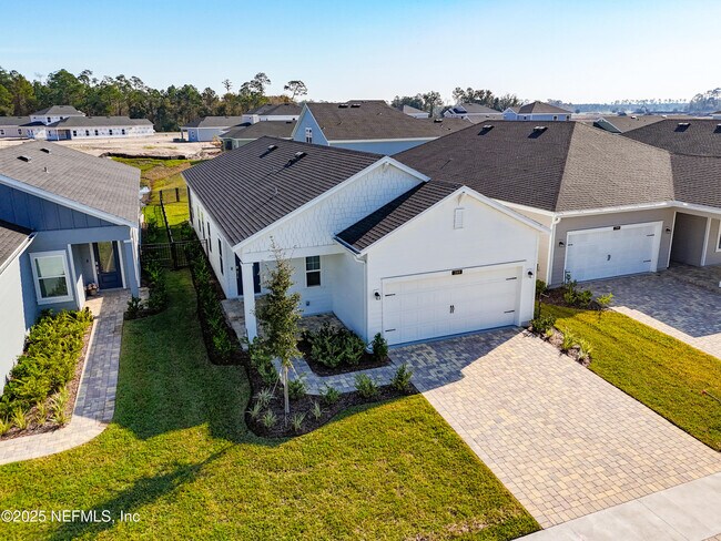 Foto del edificio - 289 Pentwater Rd