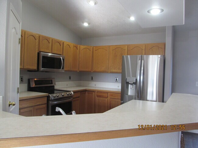 Building Photo - 2064 E Meadow Wood Dr
