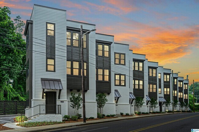 Building Photo - 2460 18th St S