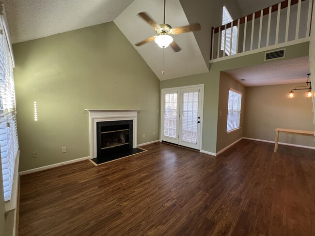 Foto del edificio - Charming Townhome in Desirable Kiln Creek ...