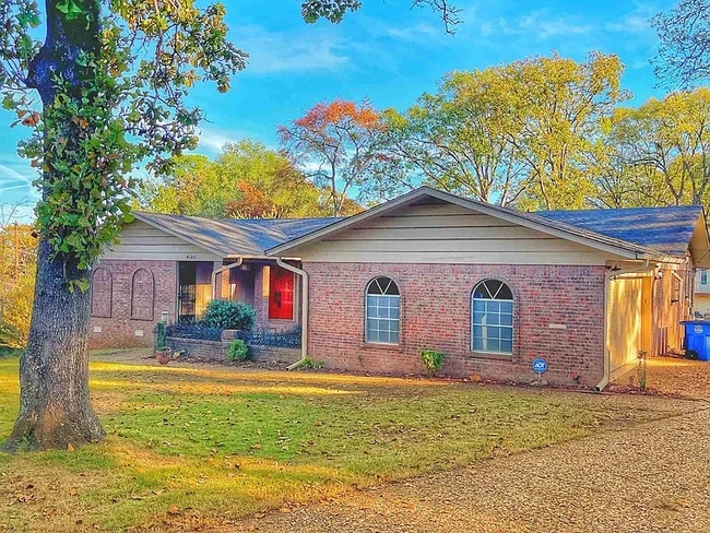 Building Photo - 4108 Royal Oak Dr